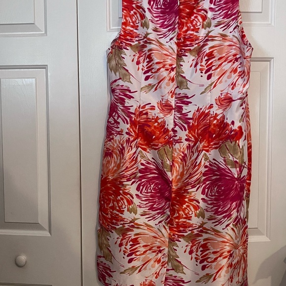 Studio I Sleeveless Floral Dress. - Picture 5 of 7